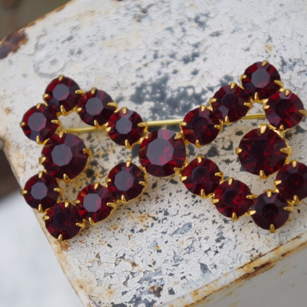 Vintage Brooch Austria Gold Plated Ruby Rhinestone Colour High End